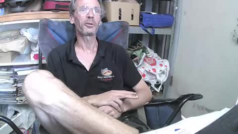 Snapshot of rover_ chatting on February 12, 2:03 am rover_ online show from February 12, 2:03 am