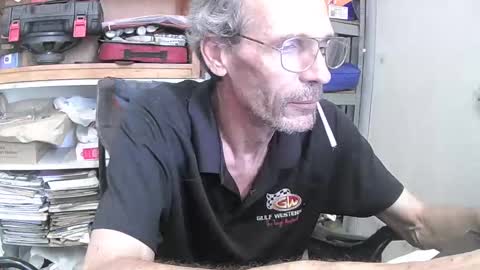 Snapshot of rover_ chatting on February 13, 1:19 am rover_ online show from February 13, 1:19 am