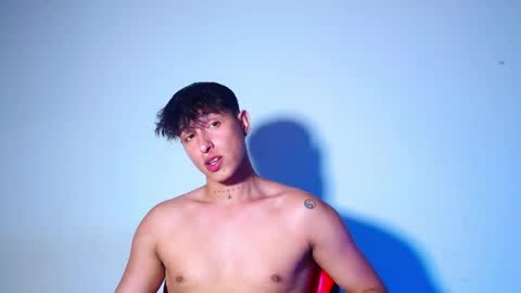 rowanboy23 online show from May 3, 11:33 pm