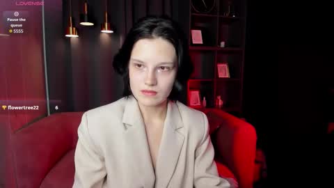 Snapshot of rowenmoon chatting on December 18, 2:23 pm rowenmoon online show from December 18, 2:23 pm