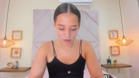 Snapshot of roxana_mill chatting on October 5, 7:01 pm Roxana online show from October 5, 7:01 pm