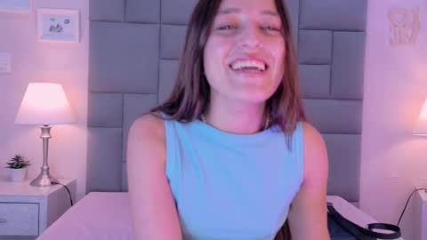 Snapshot of roxana_mill chatting on October 11, 6:39 pm Roxana online show from October 11, 6:39 pm
