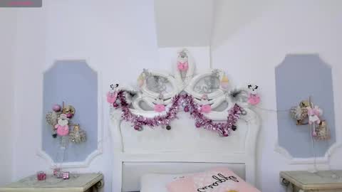 roxana_scott1 online show from December 3, 3:58 am