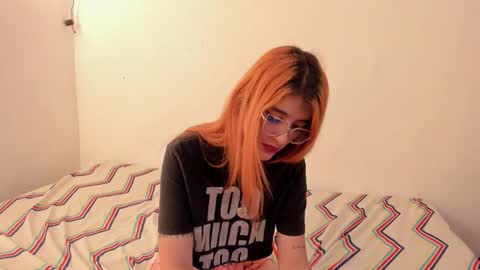 Snapshot of roxanajames__ chatting on October 24, 5:20 pm roxy online show from October 24, 5:20 pm