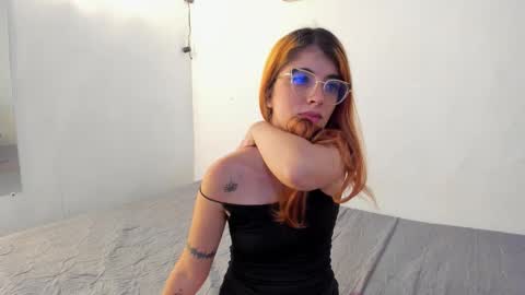 Snapshot of roxanajames__ chatting on November 20, 5:12 pm roxy online show from November 20, 5:12 pm