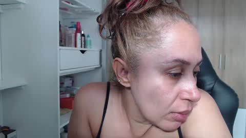 Roxana online show from December 29, 8:37 pm