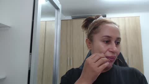 Roxana online show from January 1, 4:50 pm