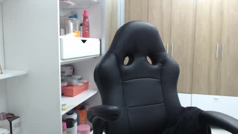 Roxana online show from January 2, 9:39 pm