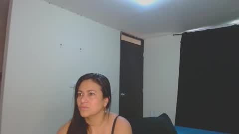roxanasexy2025 online show from December 2, 12:32 pm