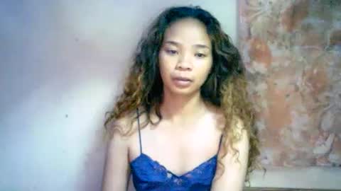 Snapshot of roxanne_98 chatting on December 19, 11:46 pm roxanne_98 online show from December 19, 11:46 pm