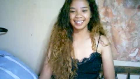 Snapshot of roxanne_98 chatting on January 18, 3:49 pm roxanne_98 online show from January 18, 3:49 pm