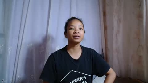 Snapshot of roxanne_98 chatting on January 27, 2:53 am roxanne_98 online show from January 27, 2:53 am