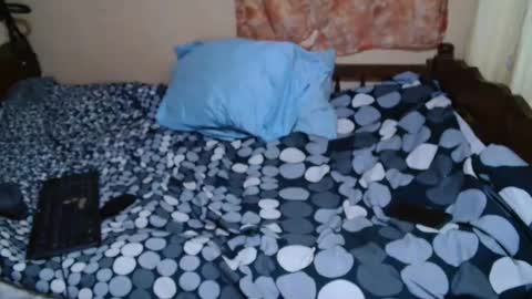 Snapshot of roxanne_98 chatting on February 5, 7:20 pm roxanne_98 online show from February 5, 7:20 pm