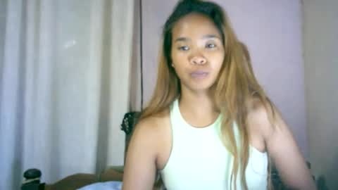 Snapshot of roxanne_98 chatting on November 24, 2:55 am roxanne_98 online show from November 24, 2:55 am