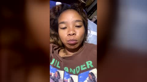 roxanne_98 online show from April 5, 1:47 am