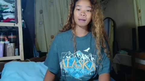 roxanne_98 online show from April 23, 2:24 am