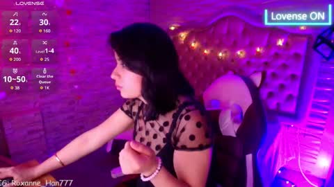 roxanne_han online show from February 24, 11:41 am