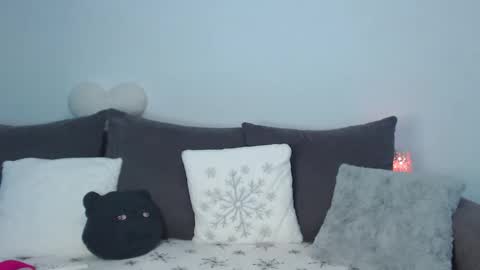 roxanneliss online show from December 18, 2:45 pm