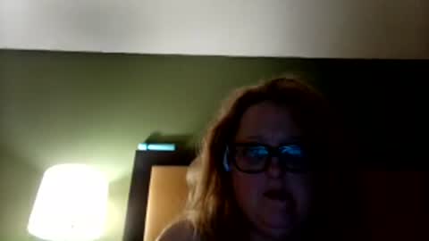 Snapshot of roxi7039 chatting on February 27, 6:57 am Roxi online show from February 27, 6:57 am