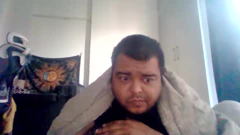 Snapshot of roxid443 chatting on November 1, 7:21 am roxid443 online show from November 1, 7:21 am