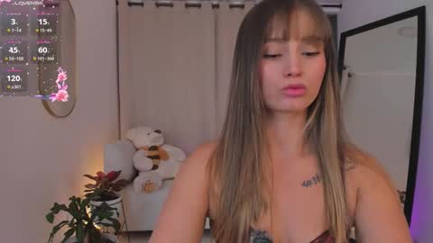  R O X I E  online show from November 19, 1:38 am