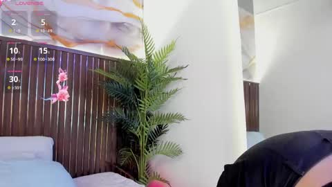 Roxie  online show from April 18, 12:53 pm