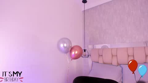 Snapshot of roxie_summers chatting on January 11, 10:40 pm Roxie online show from January 11, 10:40 pm