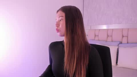 Snapshot of roxie_summers chatting on January 24, 7:28 pm Roxie online show from January 24, 7:28 pm