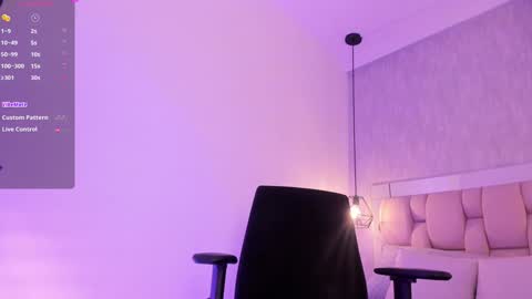 Snapshot of roxie_summers chatting on January 30, 8:53 pm Roxie online show from January 30, 8:53 pm