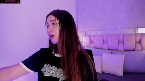 Snapshot of roxie_summers chatting on February 12, 2:14 am Roxie online show from February 12, 2:14 am