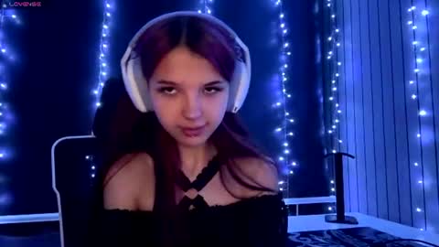 Snapshot of roxiepiurkowski chatting on June 22, 3:09 pm Hana online show from June 22, 3:09 pm