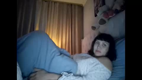 Snapshot of roxolanaa_sexy chatting on March 3, 1:21 am ROXOLANAA SEXY online show from March 3, 1:21 am