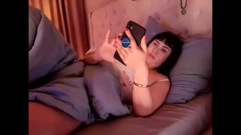 Snapshot of roxolanaa_sexy chatting on March 11, 11:15 pm ROXOLANAA SEXY online show from March 11, 11:15 pm