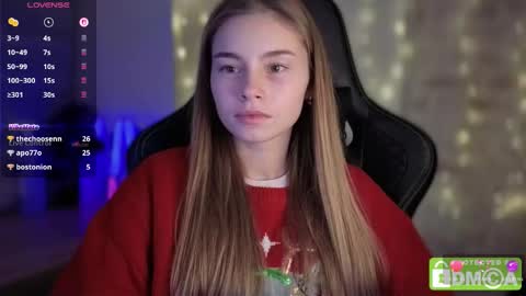 Snapshot of roxxxie_reid chatting on December 20, 11:23 pm Roxieex ABBY online show from December 20, 11:23 pm