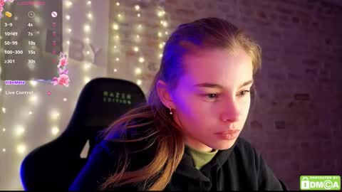 Snapshot of roxxxie_reid chatting on February 7, 8:56 pm Roxieex ABBY online show from February 7, 8:56 pm