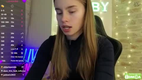 Snapshot of roxxxie_reid chatting on February 26, 9:36 pm Roxieex ABBY online show from February 26, 9:36 pm