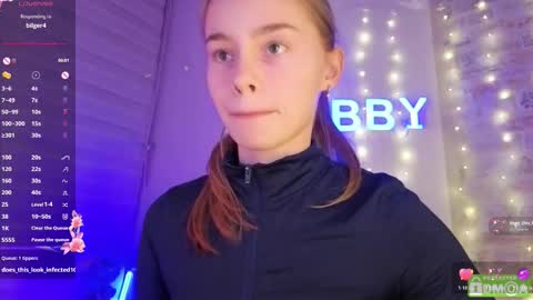 Snapshot of roxxxie_reid chatting on February 28, 8:43 pm Roxieex ABBY online show from February 28, 8:43 pm