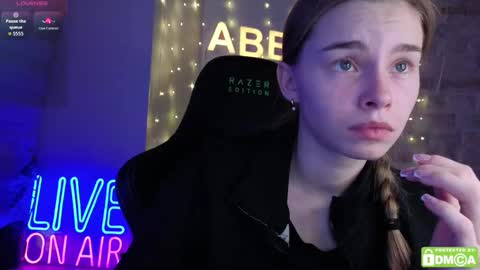 Snapshot of roxxxie_reid chatting on March 7, 9:23 pm Roxieex ABBY online show from March 7, 9:23 pm