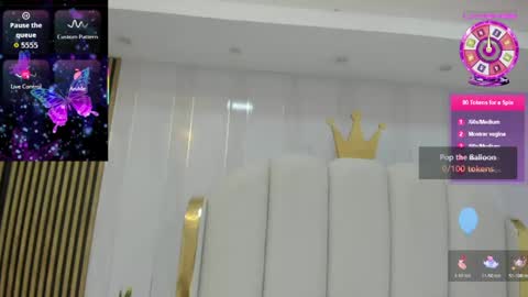 Snapshot of roxy_flame_ chatting on April 23, 11:20 am Roxy online show from April 23, 11:20 am