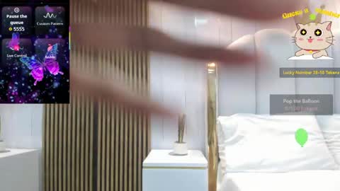 Snapshot of roxy_flame_ chatting on April 26, 11:19 am Roxy online show from April 26, 11:19 am
