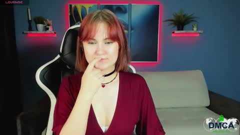 Snapshot of roxy_foxi chatting on September 19, 8:05 am Roxy fiery online show from September 19, 8:05 am