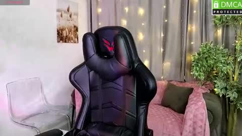 Snapshot of roxy_foxi chatting on November 24, 1:05 am Roxy fiery online show from November 24, 1:05 am