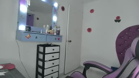 Roxy online show from April 22, 2:25 am