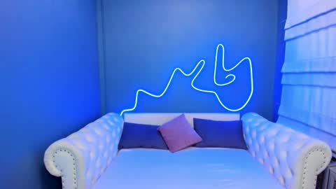 Roxy online show from September 19, 1:51 am