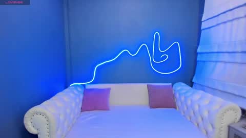 Roxy online show from April 19, 1:27 am