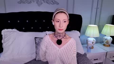 Snapshot of roxy_morrison_x chatting on May 18, 4:07 am roxanne online show from May 18, 4:07 am