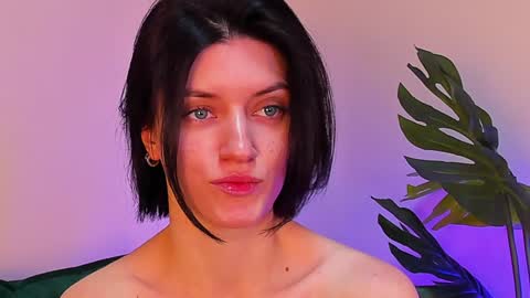 roxy_riot_ online show from February 3, 4:25 am