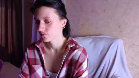 roxy_riot_ online show from February 17, 7:37 am