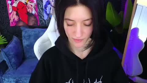 roxy_riot_ online show from February 18, 4:37 am