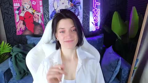 roxy_riot_ online show from February 20, 7:34 am